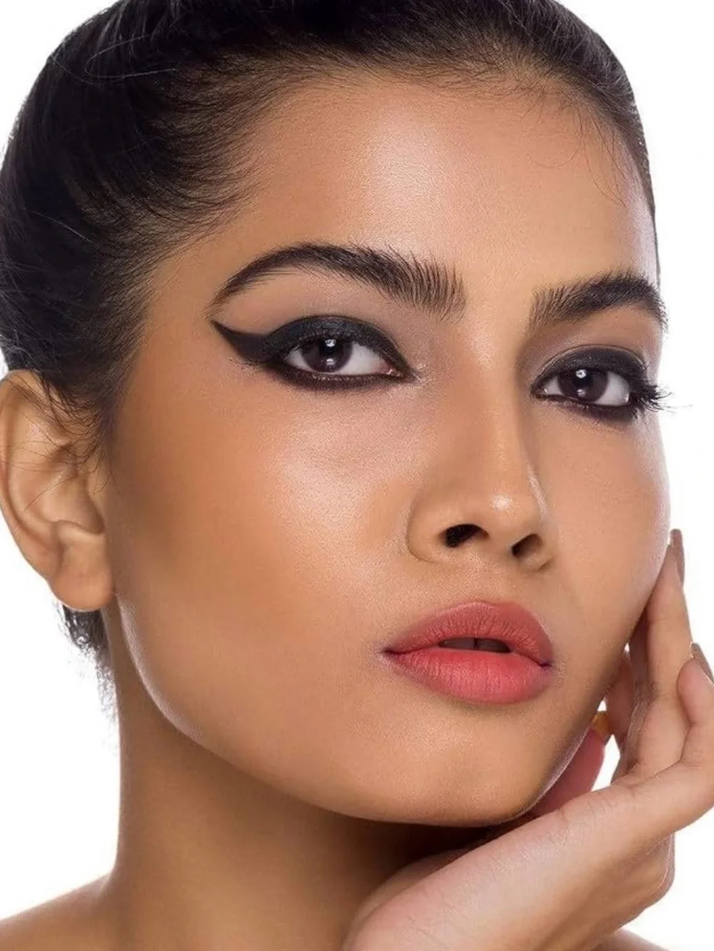 SUGAR Cosmetics Kohl Of Honour Intense Kajal….Color: 01 Black Out…New
